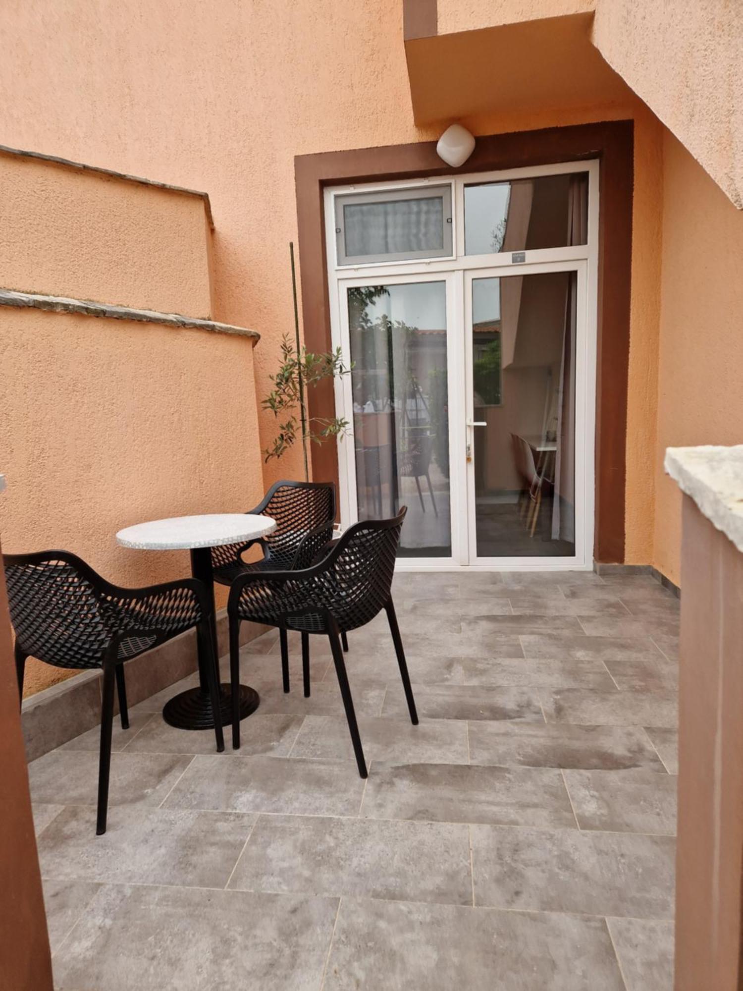 Aurelia Apartments, Vir Zewnętrze zdjęcie