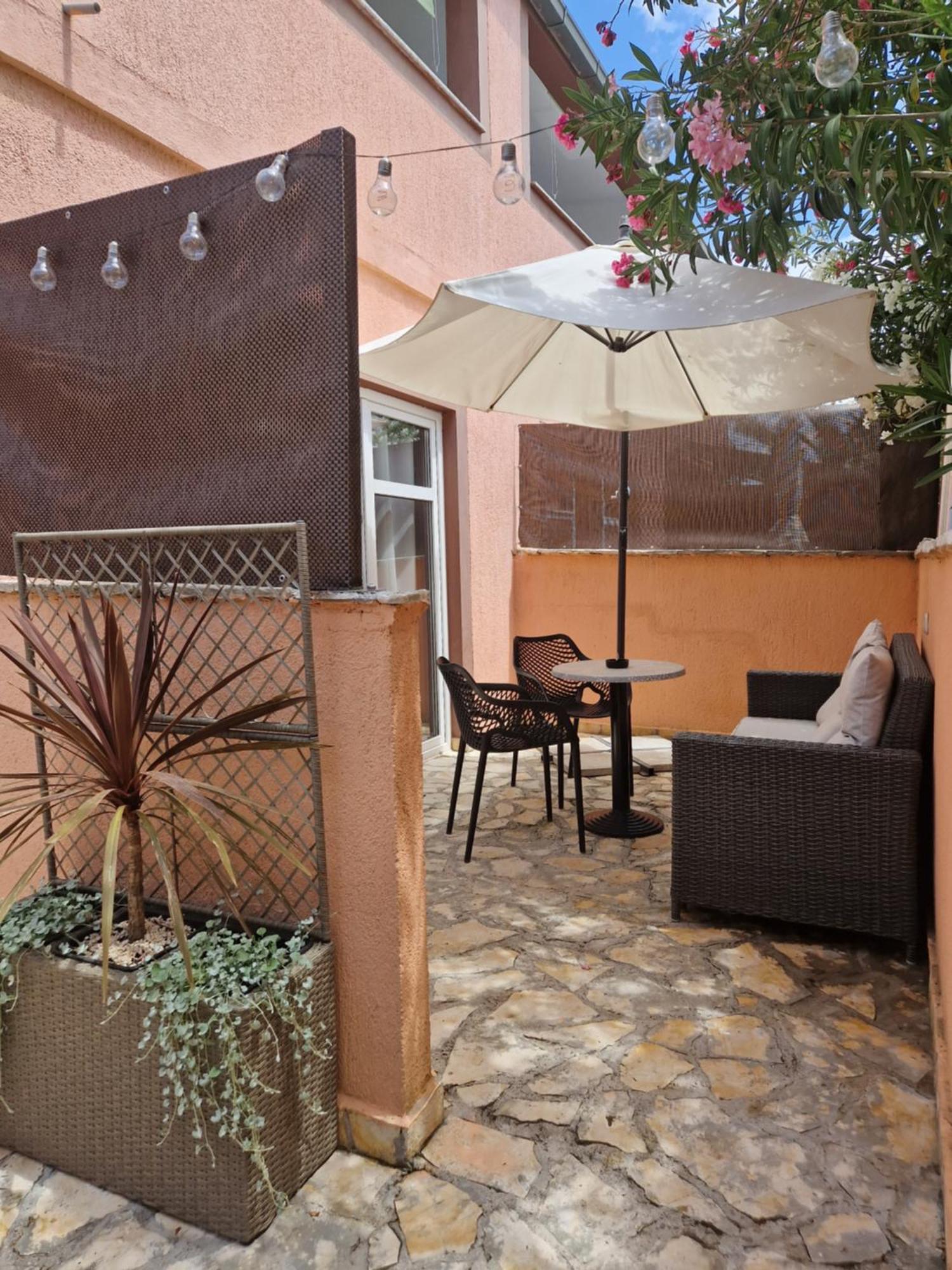 Aurelia Apartments, Vir Zewnętrze zdjęcie